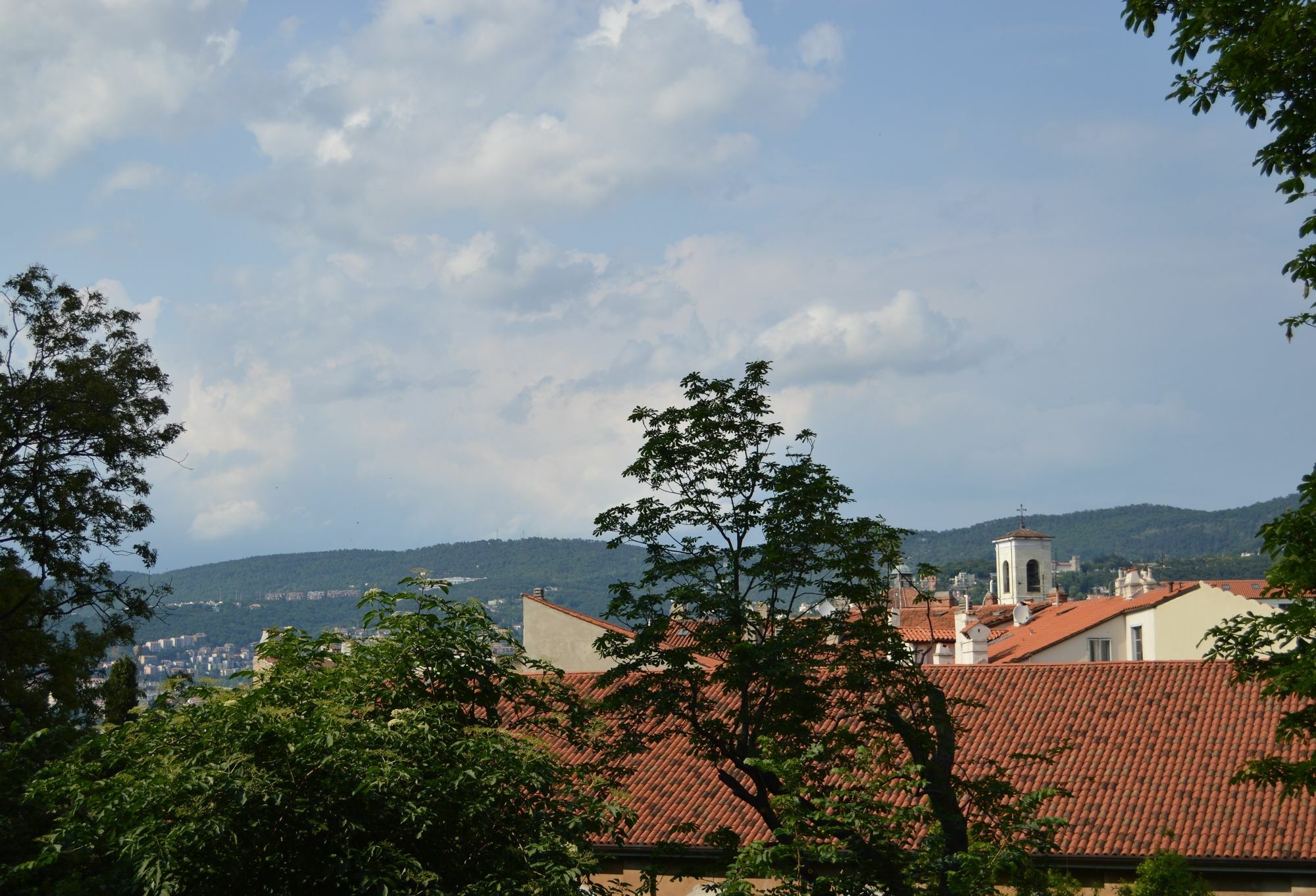 Casa Vacanze All'Angolo Trieste Exterior foto